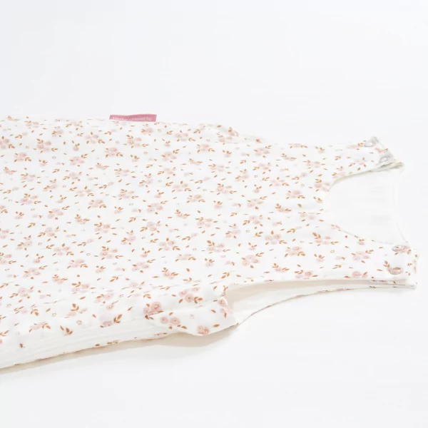 gigoteuse été fille petites fleurs rose et caramel en lange coton bio fond blanc cassé