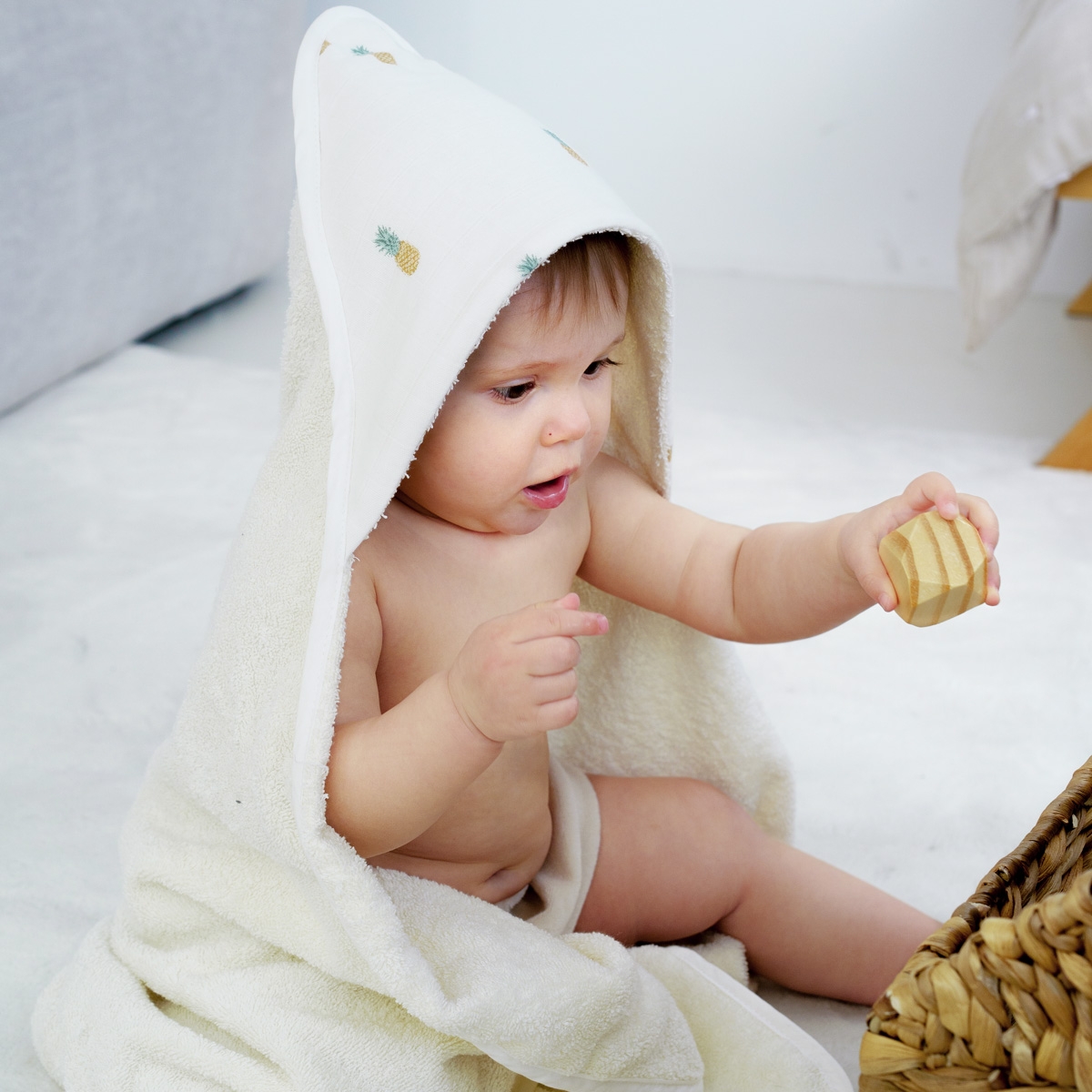 Little Crevette - Cape de bain bébé Ananas