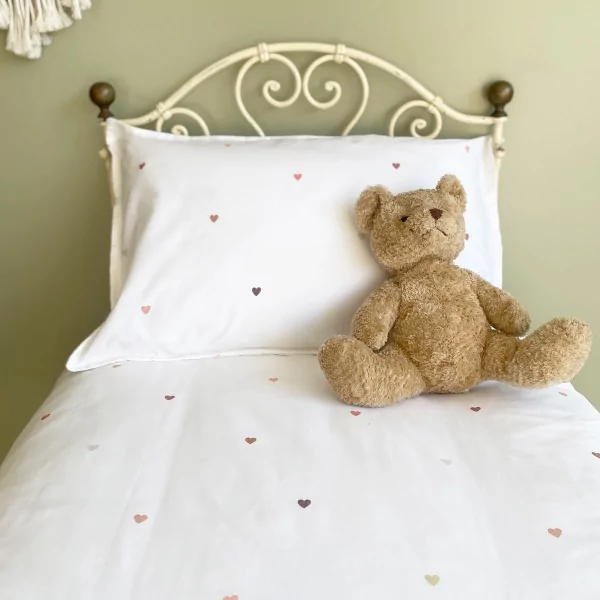 parure de lit bébé housse de couette 100x140 cm et taie d'oreiller en coton bio MADE IN FRANCE imprimé cœurs multicolores