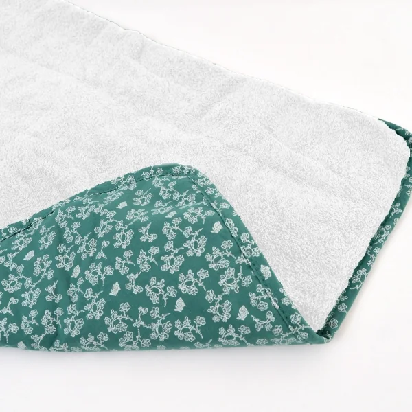 tapis à langer de voyage imperméable coloris vert sapin en coton bio
