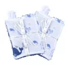 lingettes bébé en tissu lavable et réutilisable gaze de coton et éponge bleue motif baleine coton bio et oekotex