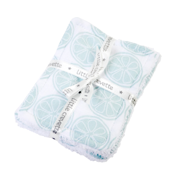 lingettes bébé en tissu lavables et réutilisables gaze de coton et éponge bleues motif citrons coton bio et oekotex