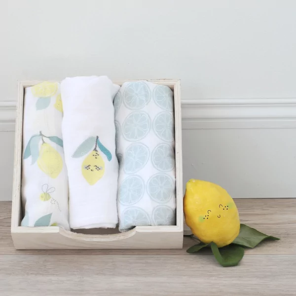 lot de 3 langes bébé mixte garçon fille blanc motif citrons jaune et bleu en coton bio oekotex