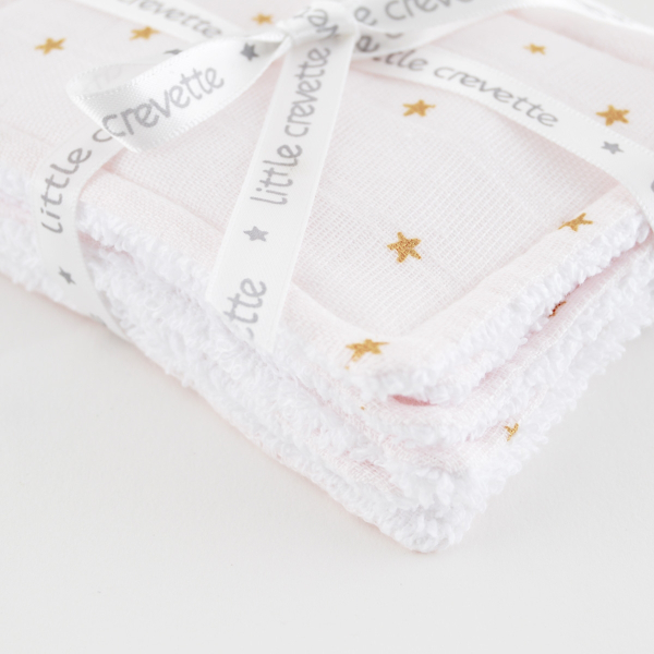 lingettes bébé en tissu lavables et réutilisables gaze de coton et éponge rose pâle motif étoile dorées coton bio et oekotex