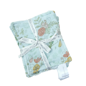 lingettes bébé en tissu lavable et réutilisable turquoise gaze de coton et éponge motif fleurs et fruits coton bio et oekotex