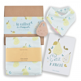 Coffret cadeau avec maxi-lange, carte, bavoir bandana et anneau de dentition