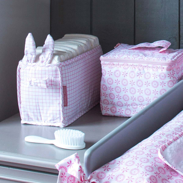 trousse de toilette et bac à couche fille rose coton bio
