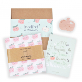 Coffret cadeau bebe fille pomme avec maxi-lange en coton bio oekotex, carte et anneau de dentition