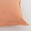 Parure de lit lit bébé coloris terracotta housse de couette et taie imprimée cerises bleu marine 100x140 cm