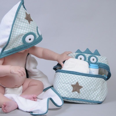 trousse de toilette et cape de bain crocodile