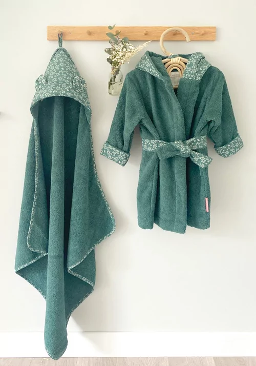 cape de bain bébé et peignoir enfant vert sapin oreilles ourson vert sapin